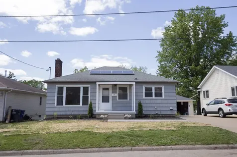 33 Meadow Dubuque IA 52001