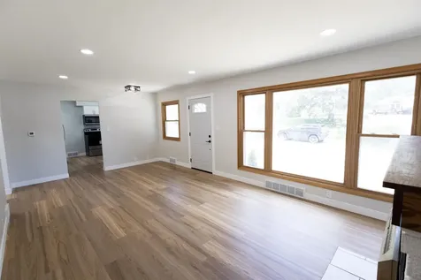 33 Meadow Dubuque IA 52001