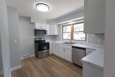 33 Meadow Dubuque IA 52001