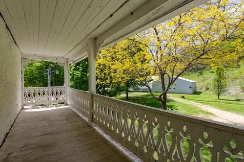 21537 Mud Lake Dubuque IA 52001