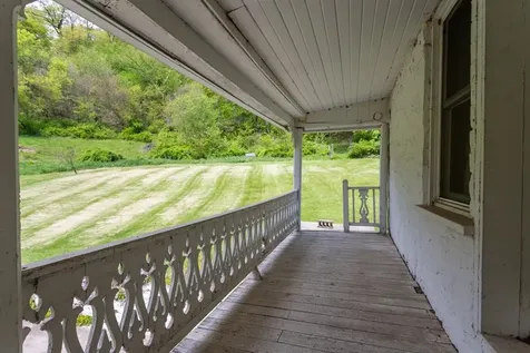 21537 Mud Lake Dubuque IA 52001