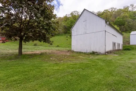 21537 Mud Lake Dubuque IA 52001