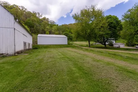 21537 Mud Lake Dubuque IA 52001