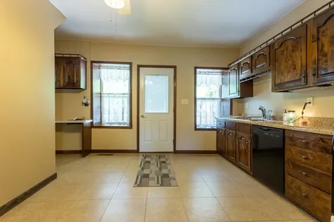 21537 Mud Lake Dubuque IA 52001
