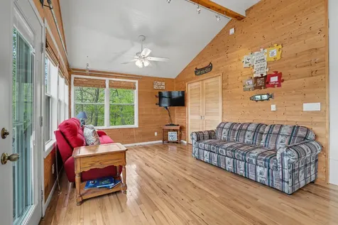 26249 215th Delhi IA 52223
