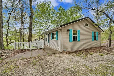 26249 215th Delhi IA 52223