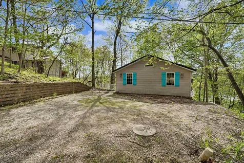 26249 215th Delhi IA 52223