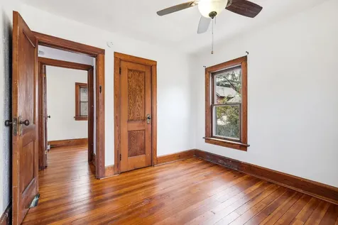 705 W 3rd Dubuque IA 52001