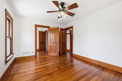 705 W 3rd Dubuque IA 52001