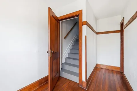 705 W 3rd Dubuque IA 52001