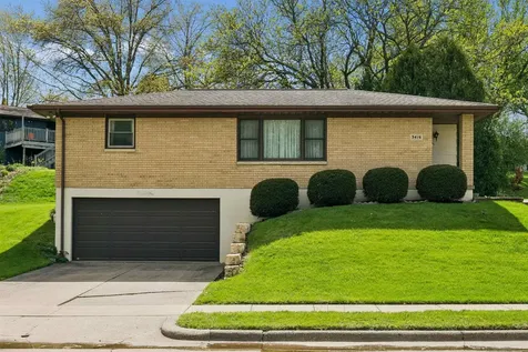 3416 Glencove Dubuque IA 52002
