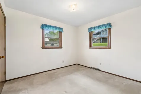 3416 Glencove Dubuque IA 52002