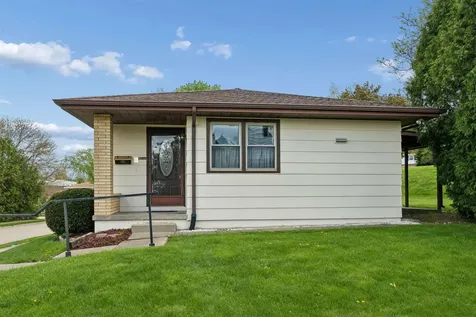 3416 Glencove Dubuque IA 52002