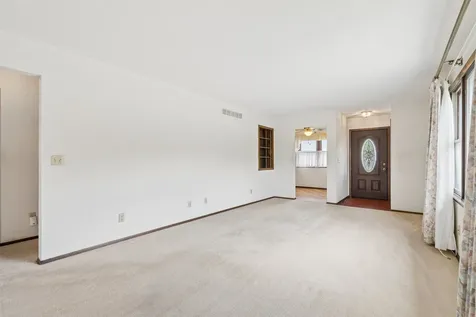 3416 Glencove Dubuque IA 52002
