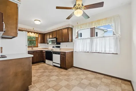 3416 Glencove Dubuque IA 52002