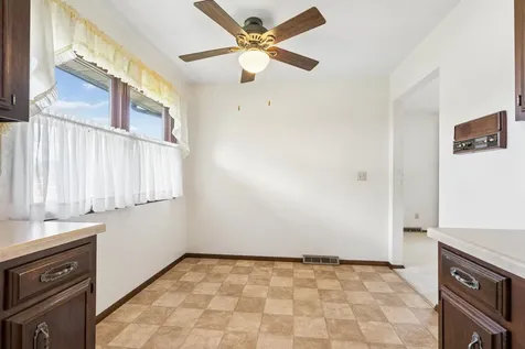 3416 Glencove Dubuque IA 52002