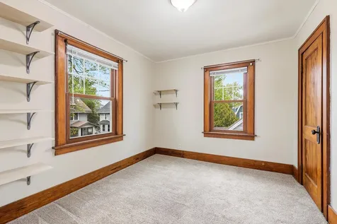 160 S Hill Dubuque IA 52001