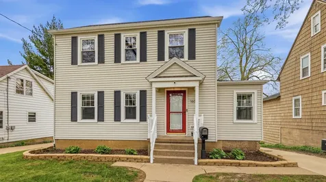 160 S Hill Dubuque IA 52001