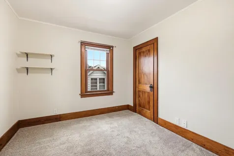 160 S Hill Dubuque IA 52001