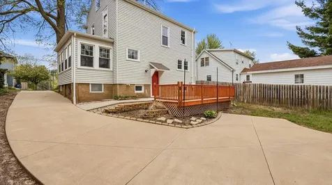 160 S Hill Dubuque IA 52001