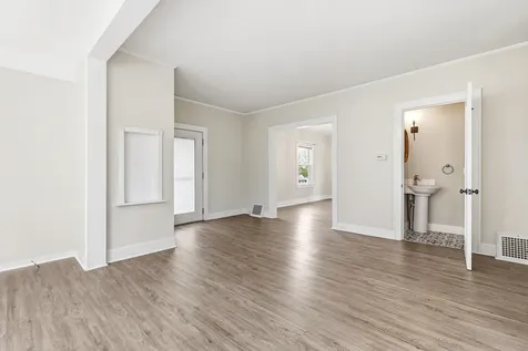 160 S Hill Dubuque IA 52001