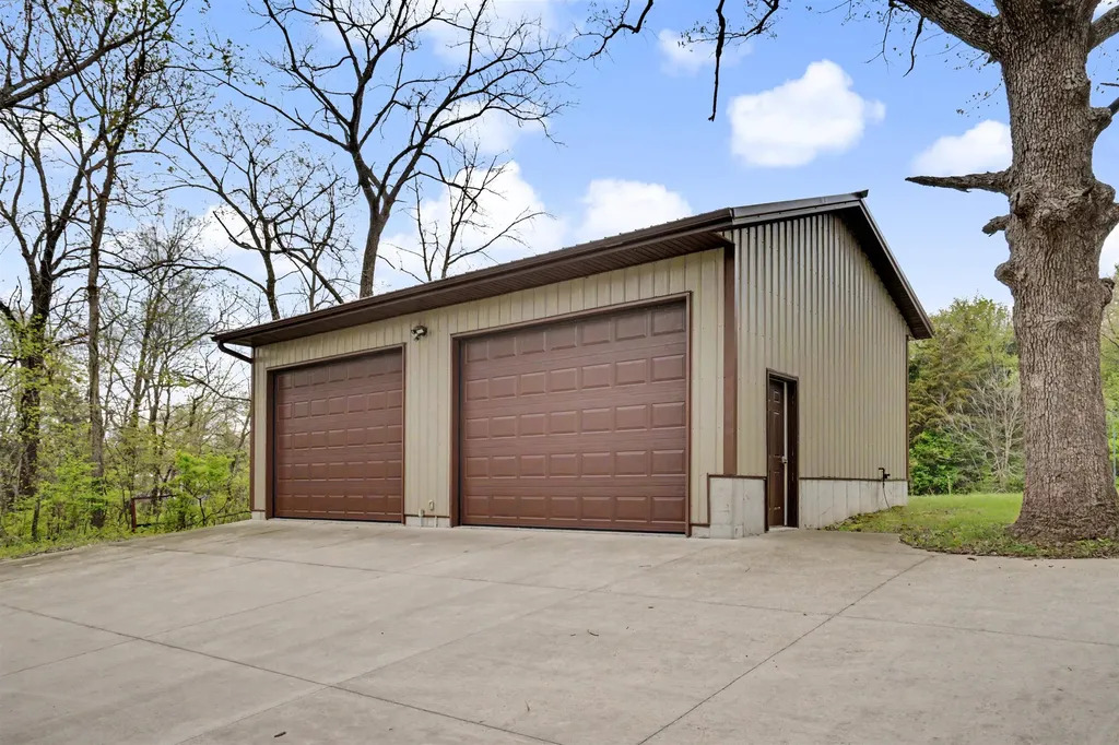 2582 220th Delhi IA 52222-0000