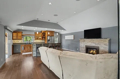 2582 220th Delhi IA 52222-0000