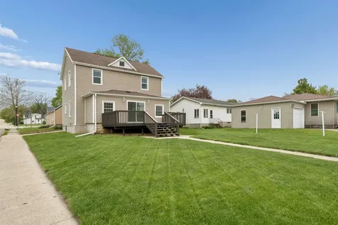 504 2nd Avenue NW Cascade IA 52033