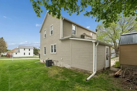 504 2nd Avenue NW Cascade IA 52033