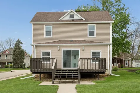 504 2nd Avenue NW Cascade IA 52033
