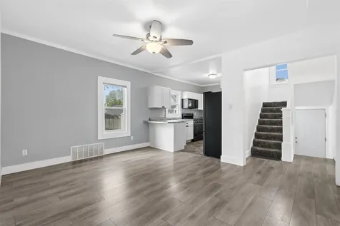 504 2nd Avenue NW Cascade IA 52033