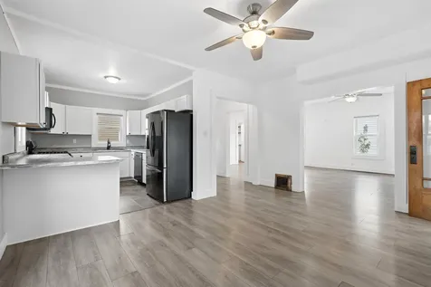 504 2nd Avenue NW Cascade IA 52033