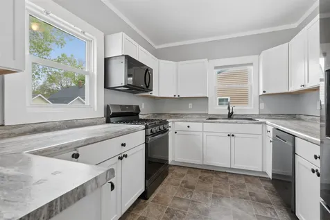504 2nd Avenue NW Cascade IA 52033