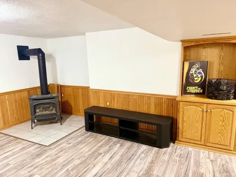 111 Sunset Guttenberg IA 52052