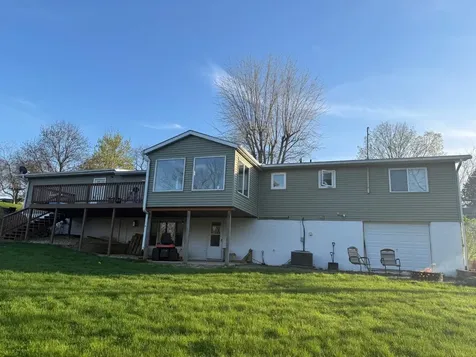 111 Sunset Guttenberg IA 52052