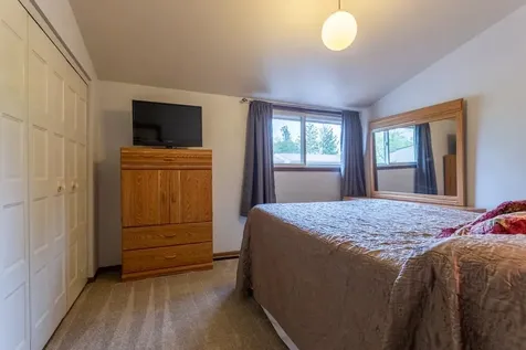 880 Stone Ridge Dubuque IA 52001