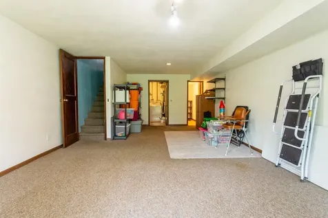 880 Stone Ridge Dubuque IA 52001