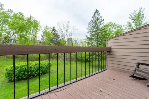 880 Stone Ridge Dubuque IA 52001