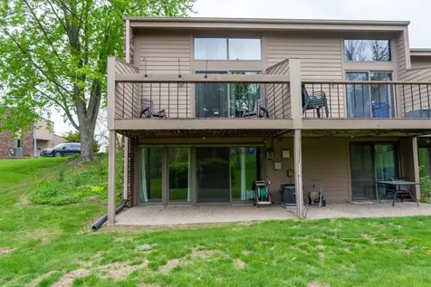 880 Stone Ridge Dubuque IA 52001