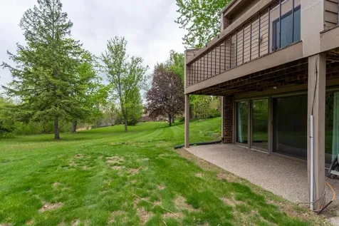 880 Stone Ridge Dubuque IA 52001