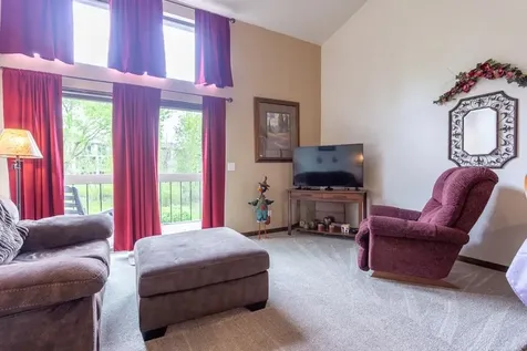 880 Stone Ridge Dubuque IA 52001