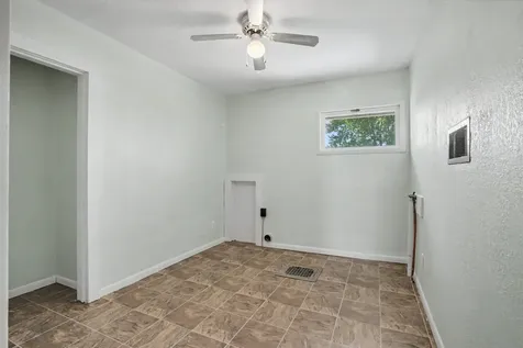 303 SE 5th Dyersville IA 52040