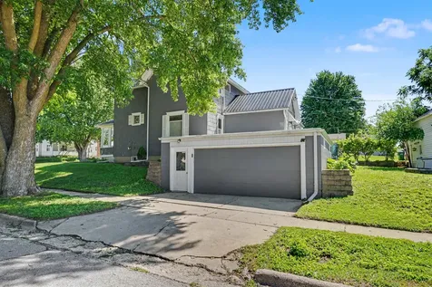 303 SE 5th Dyersville IA 52040