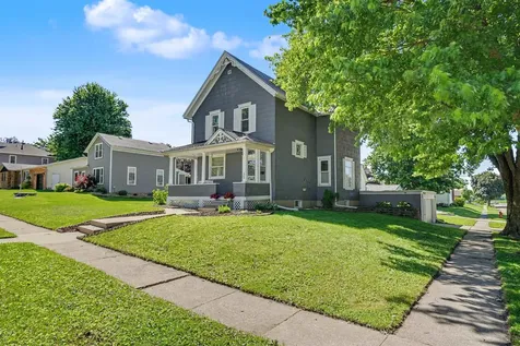 303 SE 5th Dyersville IA 52040