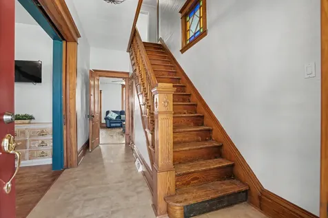 303 SE 5th Dyersville IA 52040