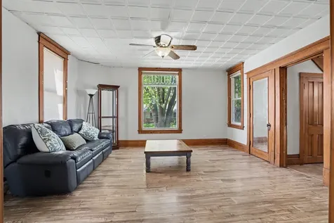 303 SE 5th Dyersville IA 52040