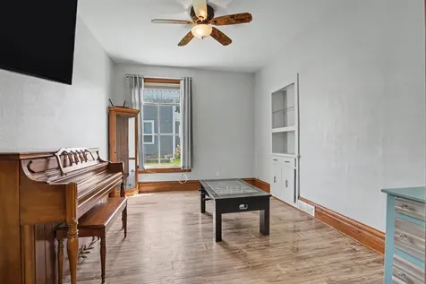 303 SE 5th Dyersville IA 52040