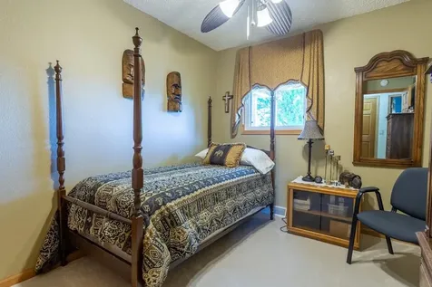 2068 Rosemont Dubuque IA 52002
