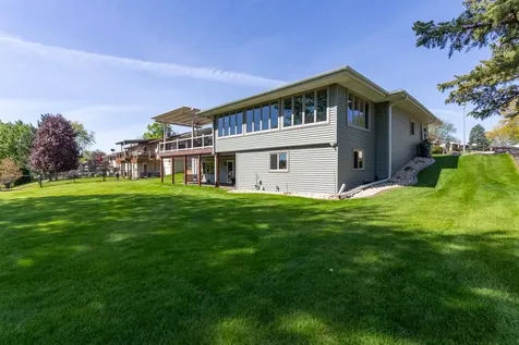 2068 Rosemont Dubuque IA 52002