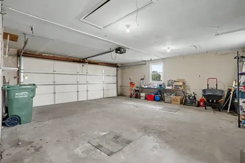 704 2nd Avenue SE Dyersville IA 52040